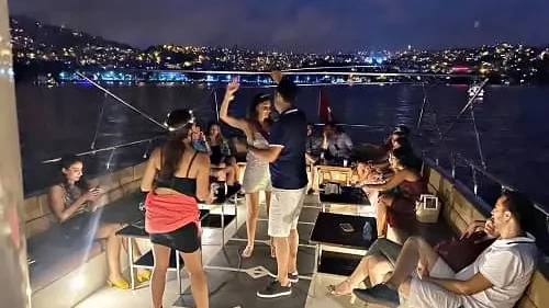 Istanbul-Birthday-Party-by-Private-Yacht
