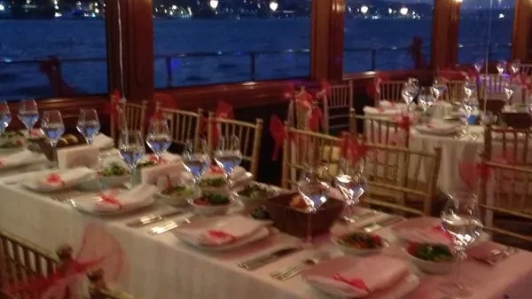 wedding-boat-party-ceremony